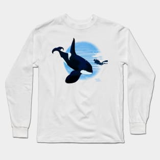 Brave Killer Whale and scuba diver Long Sleeve T-Shirt